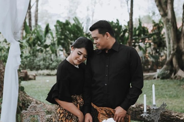 foto prewedding baju hitam