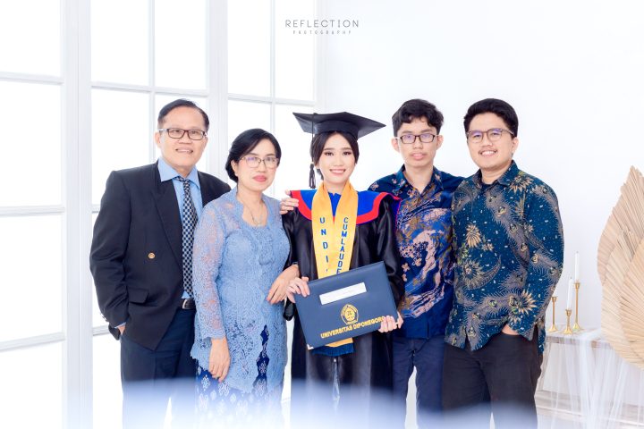 gaya foto wisuda keluarga