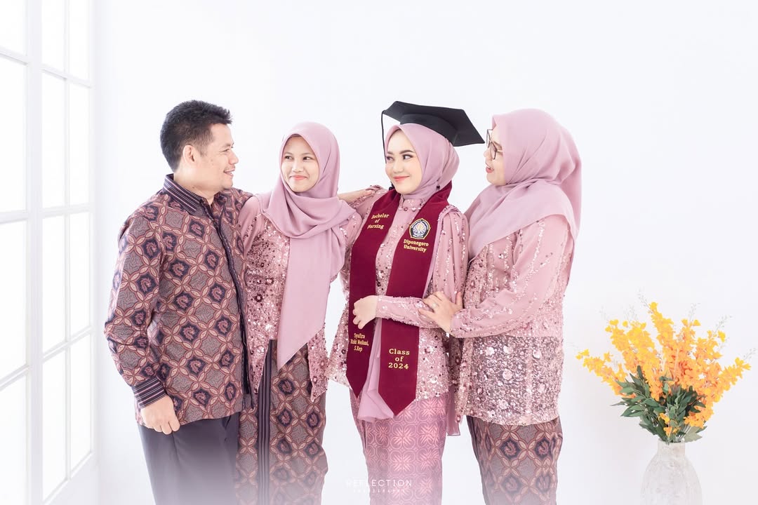 Spot Foto Wisuda di Solo