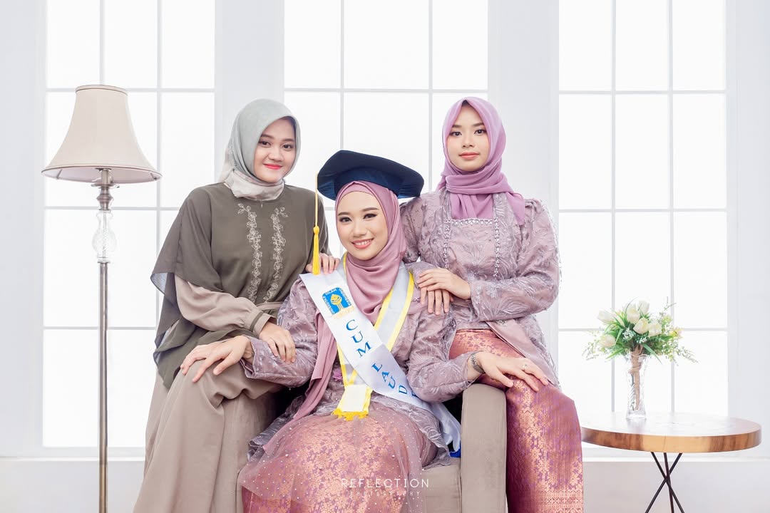 Studio foto wisuda1