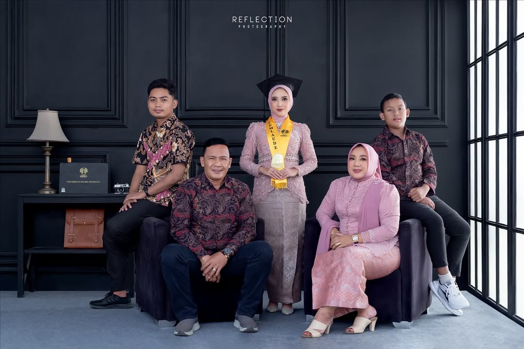 Foto keluarga di studio
