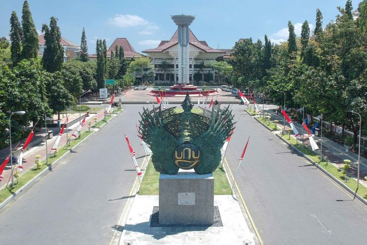 studio foto wisuda dekat uny