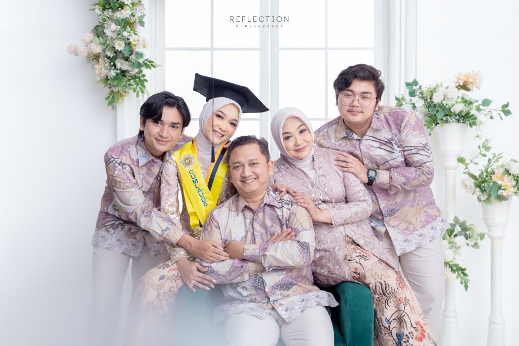 STUDIO FOTO WISUDA TEMBALANG