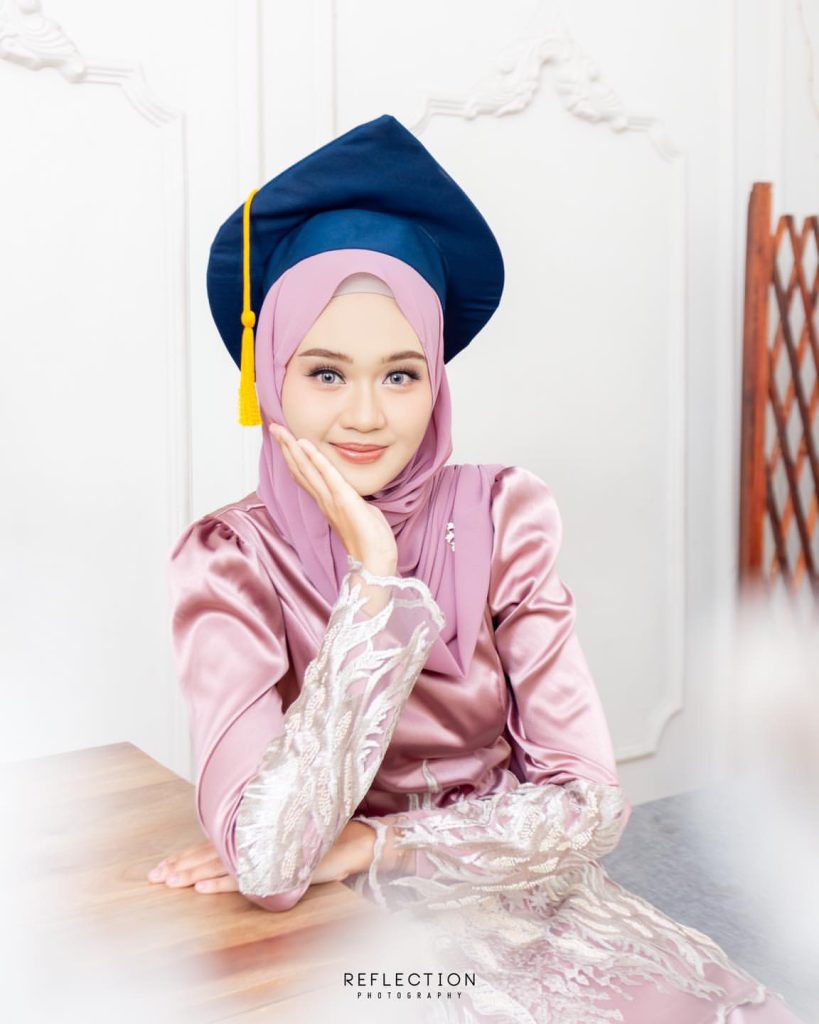 make up foto wisuda hijab
