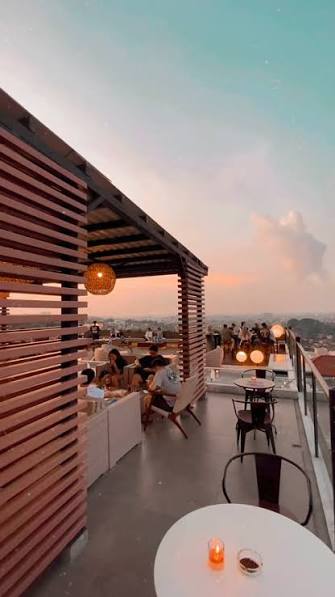 City Light Romantis di Epicure Sky Terrace (Candi)