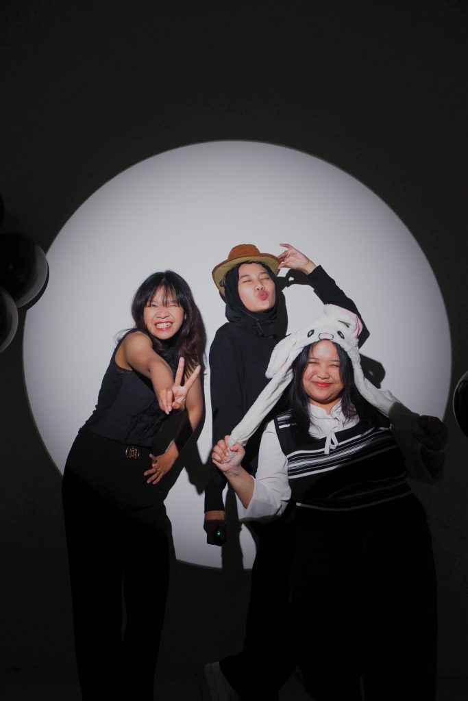 ide pose self photo sendiri group